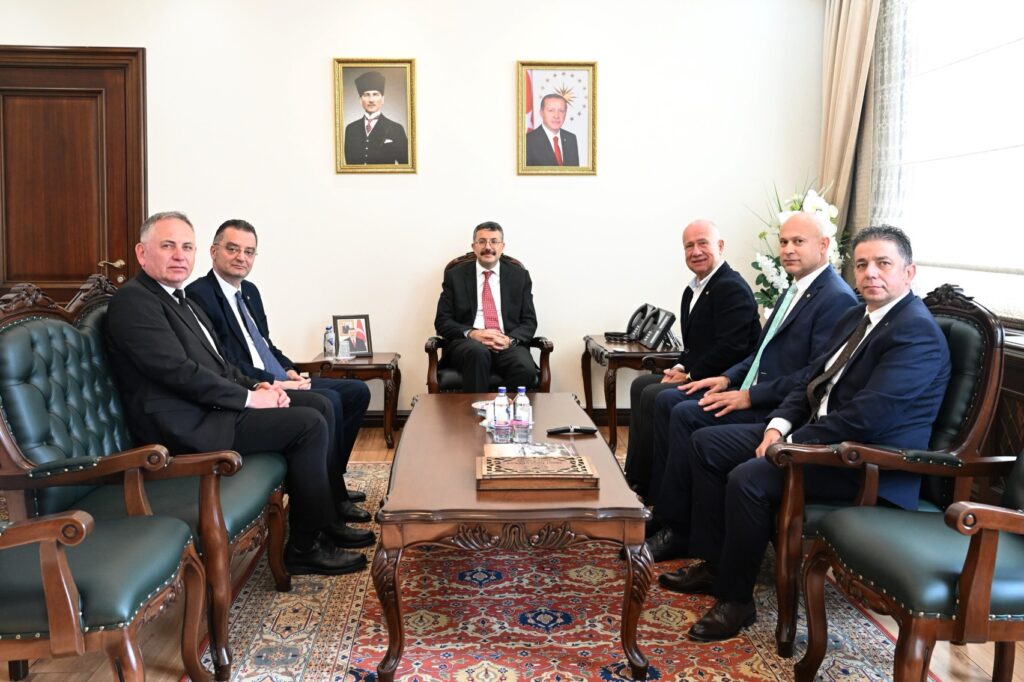 Uşak İş Dünyasından Ankara Çıkarması: Bakan Yardımcısı Ali Çelik’e Nezaket Ziyareti - 703222853 18365328040230063 7795052517478977372 n