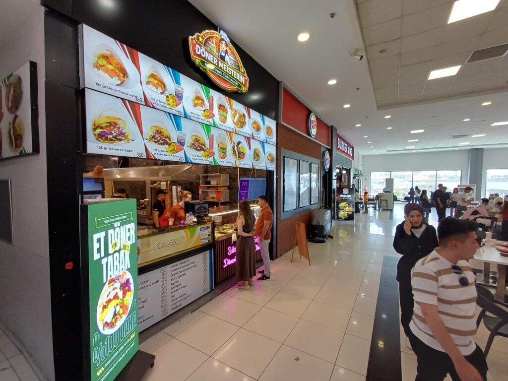 Uşak’ta Alman Lezzeti Dönemi: Döner Meisterin Festiva AVM’de Hizmete Girdi 11 Uşak’ta Alman Lezzeti Dönemi: Döner Meisterin Festiva AVM’de Hizmete Girdi - 74553c40 be58 43db b0f7 b883c1db5e58