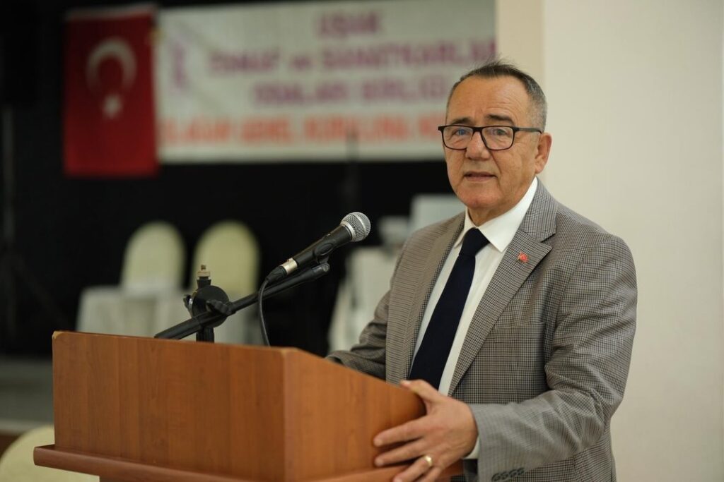 Uşak Esnaf Teşkilatında Güven Tazeleme: Atalay Savaş Yeniden Başkan - c5835d04 2ea9 4533 865e 4f6519a90e95 1