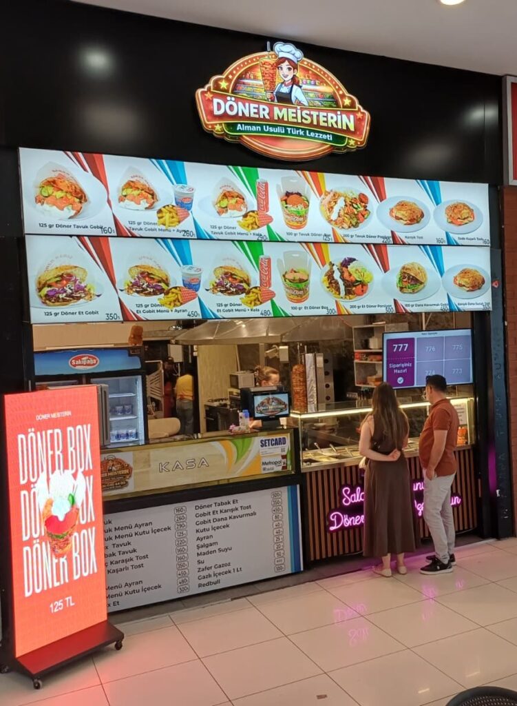 Uşak’ta Alman Lezzeti Dönemi: Döner Meisterin Festiva AVM’de Hizmete Girdi 14 Uşak’ta Alman Lezzeti Dönemi: Döner Meisterin Festiva AVM’de Hizmete Girdi - d32c3ff7 353e 4e7e bbe2 831401a6c41a