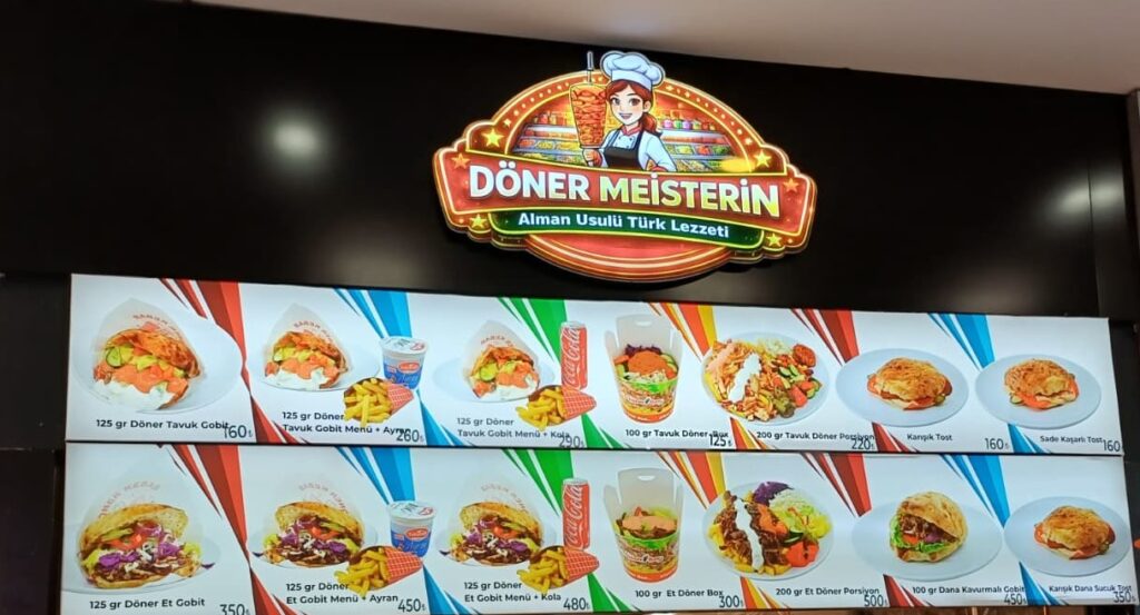 Uşak’ta Alman Lezzeti Dönemi: Döner Meisterin Festiva AVM’de Hizmete Girdi 15 Uşak’ta Alman Lezzeti Dönemi: Döner Meisterin Festiva AVM’de Hizmete Girdi - db810582 c02e 4043 81e4 2a3d7f22629f