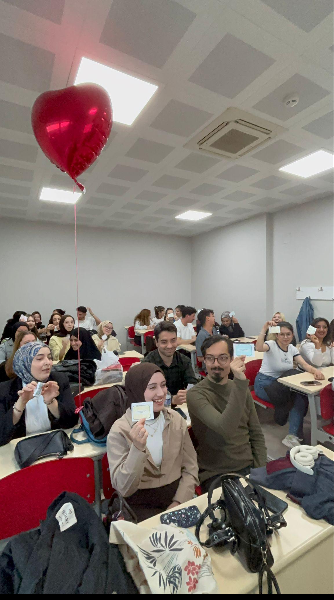 Uşak Üniversitesi Öğrencilerinden Gençlere Yönelik Dijital Farkındalık Projesi