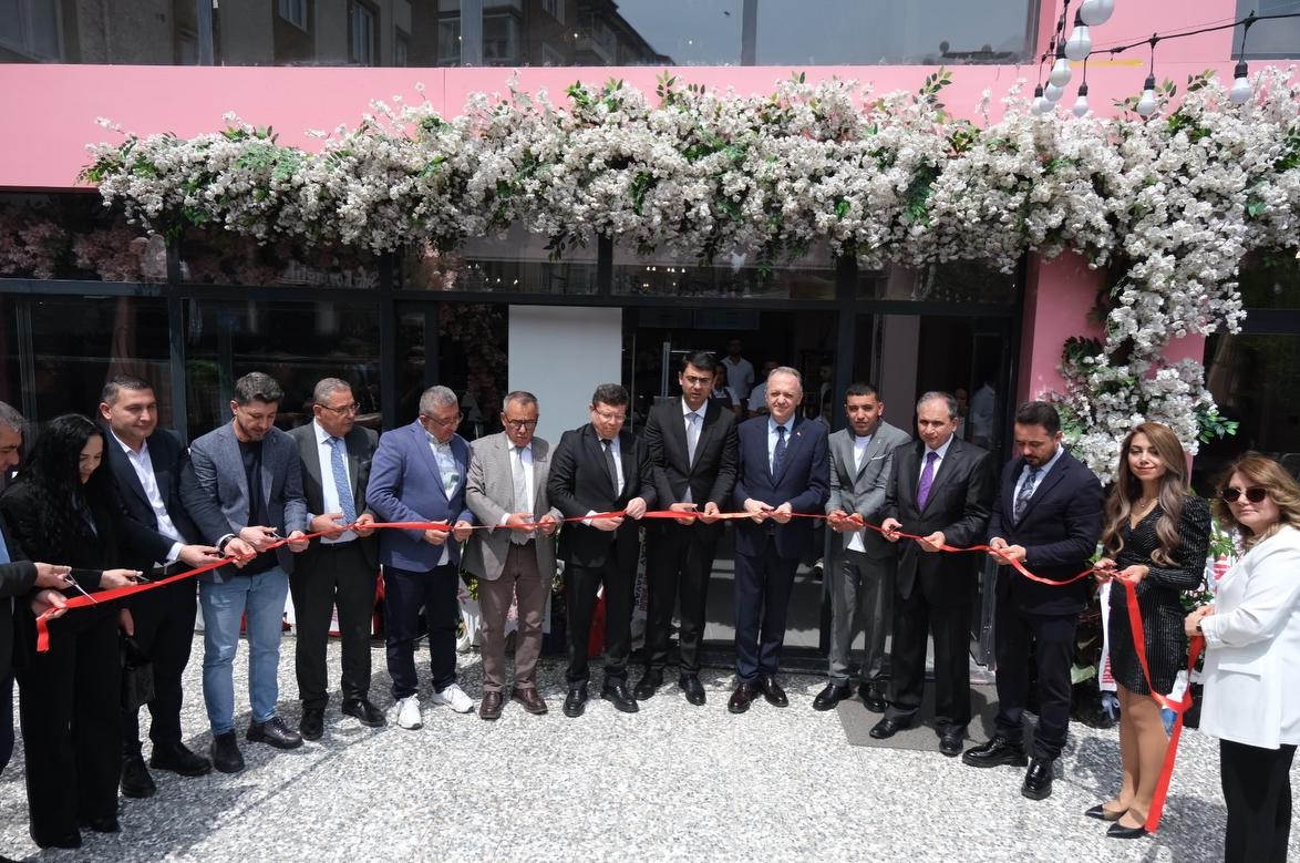 Uşak’ta Pink House İşletmesi Görkemli Törenle Hizmete Açıldı