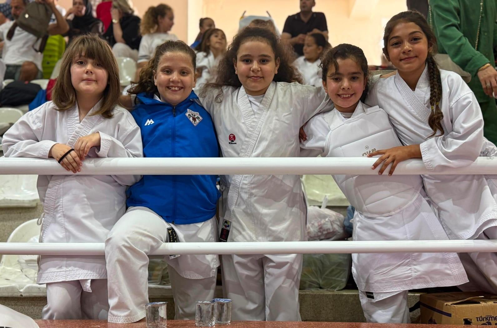 İzmir’de Uşak Rüzgârı: Karate Özlem Spor Kulübü Madalyalara Ambargo Koydu