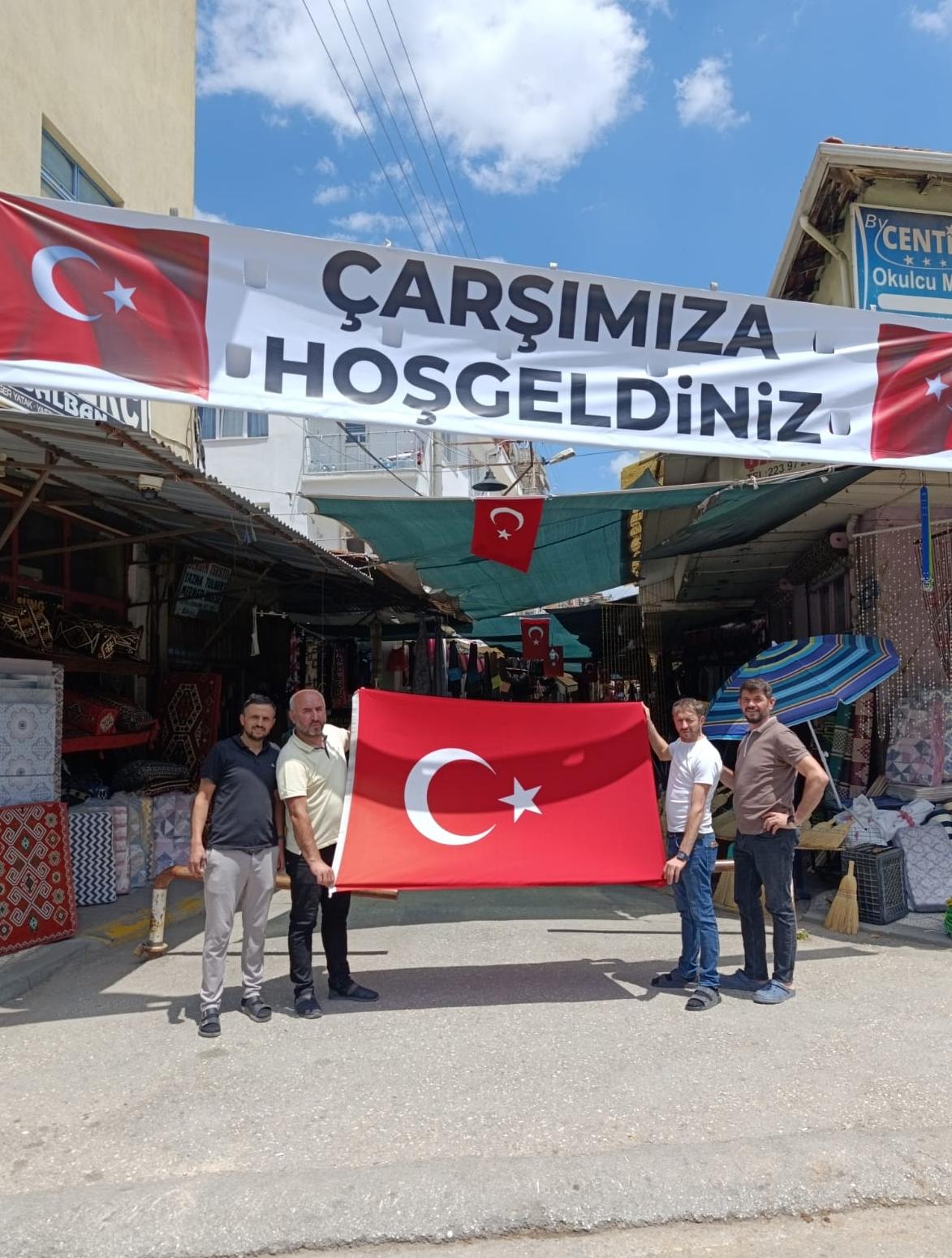 Kutsal Sokak’ta Birlik Gücü: 15 Esnaf Kendi İmkânlarıyla Çarşıyı Yeniledi