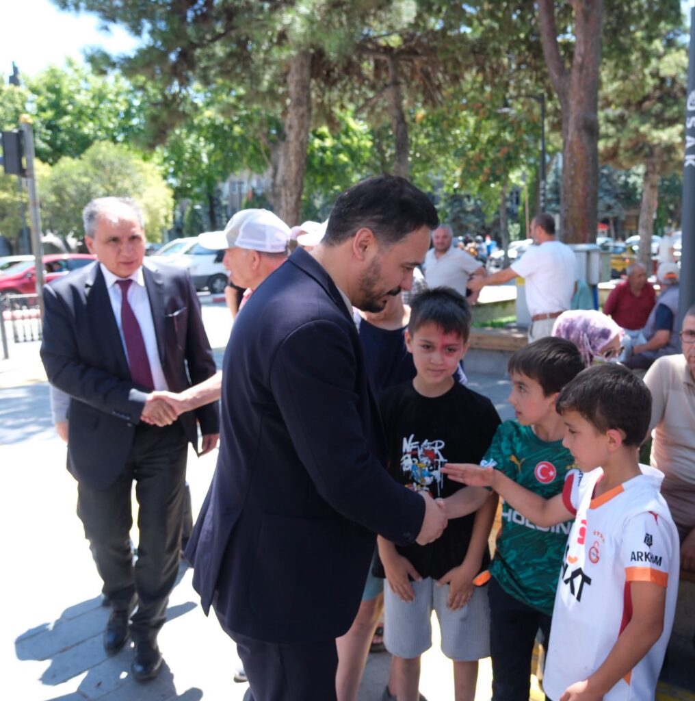 AK Parti Uşak Teşkilatından İsmetpaşa Caddesi'nde Aşure İkramı - 6
