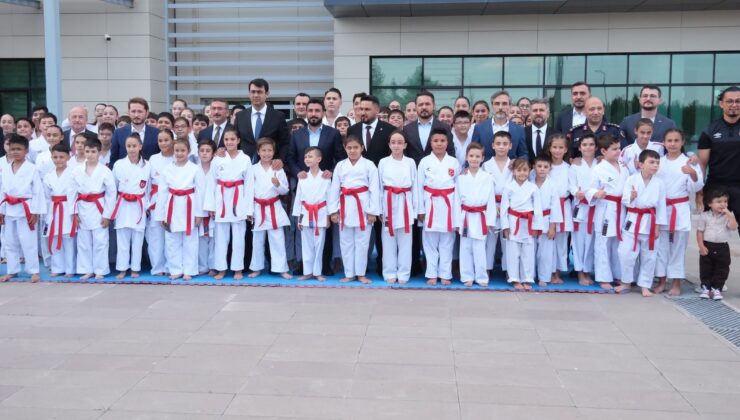 TÜGVA Yaz Okulu Kapanış Programı Gerçekleştirildi 1 TÜGVA Yaz Okulu Kapanış Programı Gerçekleştirildi