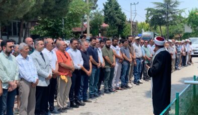 Önceki Dönem Uşak Belediye Başkanı Mesut Apaydın’ın Babası Mehmet Apaydın Son Yolculuğuna Uğurlandı