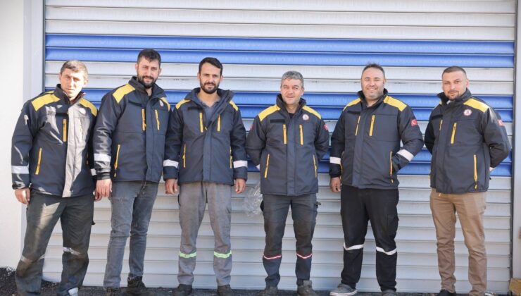 Uşak İl Özel İdaresi Personeline Üniversite İş Birliğiyle Tasarlanan Kurumsal İş Kıyafetleri Teslim Edildi