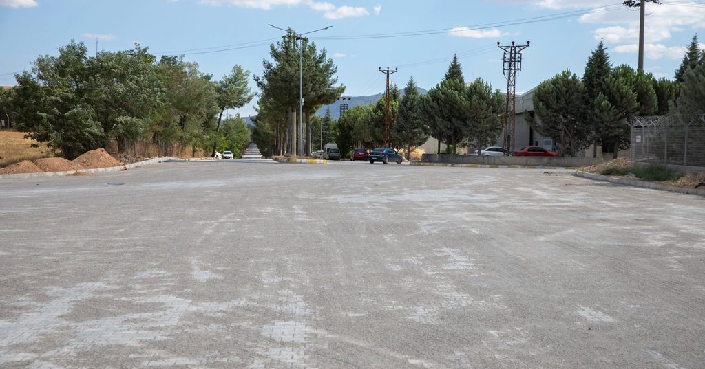 Uşak Organize Sanayi Bölgesi’nde 3. Bölge ile Mevcut Bölgeyi Birbirine Bağlayan Kavşak Hizmete Açıldı - 789506003 1685206030281650 7214987650354602215 n