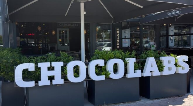 UŞAK’TA YENİLENEN YÜZÜYLE CHOCOLABS, ZENGİN ÜRÜN YELPAZESİYLE HİZMET VERMEYİ SÜRDÜRÜYOR