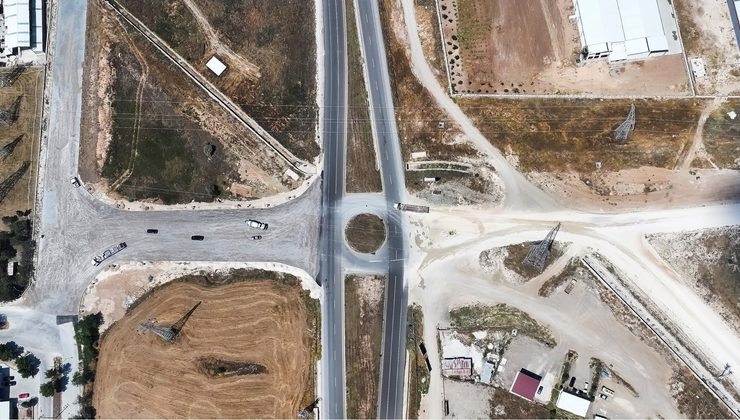 Uşak Organize Sanayi Bölgesi’nde 3. Bölge ile Mevcut Bölgeyi Birbirine Bağlayan Kavşak Hizmete Açıldı