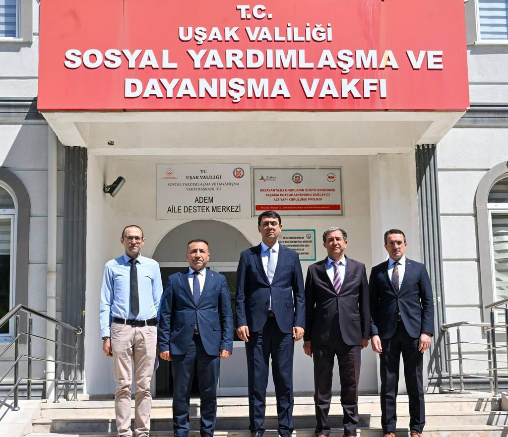 Vali Dr. Serdar Kartal, Sosyal Yardımlaşma ve Dayanışma Vakfında Çalışmaları Değerlendirdi - 3 1