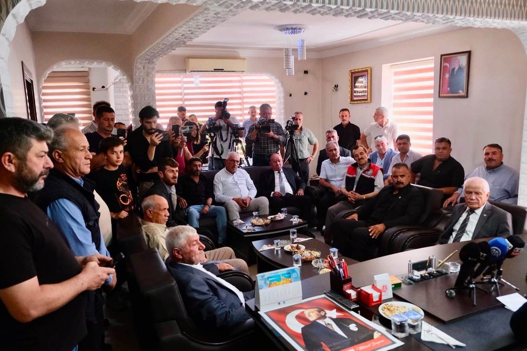 Bayraktar, Uşak’ta Ziraat Odası Başkanları ve Meclis Üyeleriyle Bir Araya Geldi - 818384505 1613593993888972 7856639124357326067 n