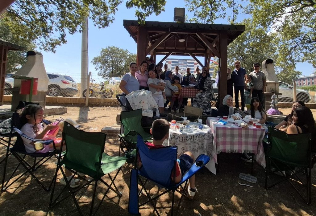 Eğitim-Bir-Sen Uşak Şubesi, Korupark’ta Birlik ve Dayanışma Pikniğinde Buluştu - dd9394b7 9ff9 42b7 8859 516ed237b957