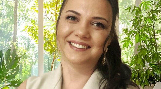 ​Yeni Parti Uşak Merkez İlçe Başkanı Gülay Çolak Adaylığını Açıkladı