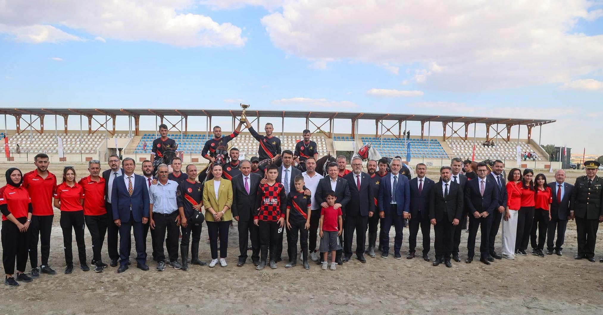 UŞAK’IN KURTULUŞUNUN 104. YILINDA AYNI GURUR, AYNI COŞKU